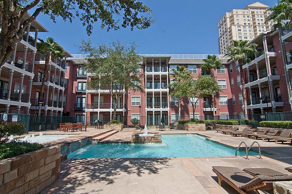 2400 McCue pool courtyard